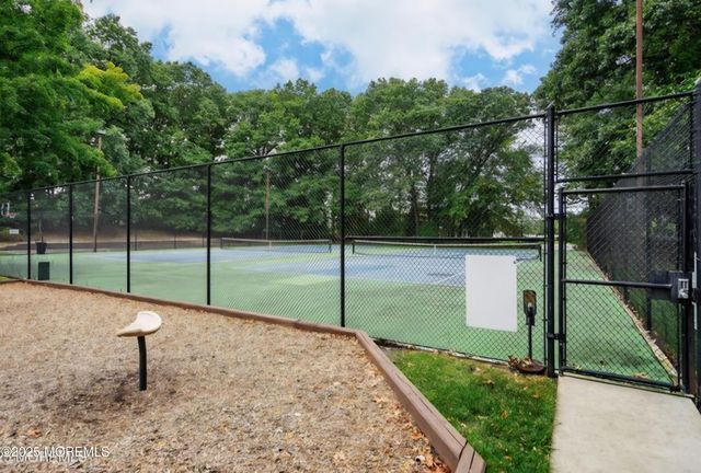 283 Gloucester Court, Aberdeen, NJ 07747