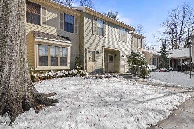 283 Gloucester Court, Aberdeen, NJ 07747