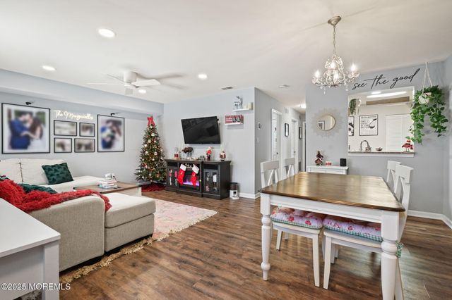 283 Gloucester Court, Aberdeen, NJ 07747