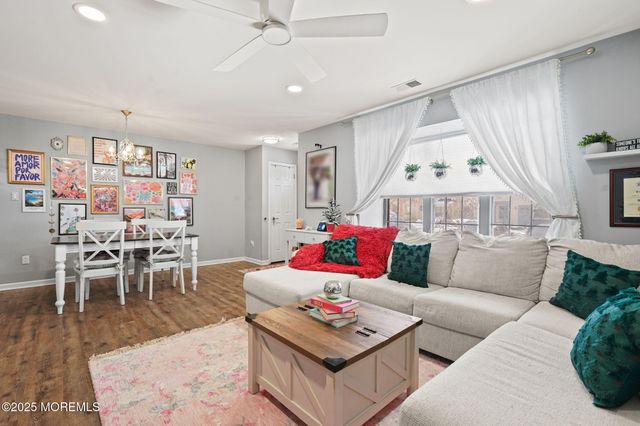 283 Gloucester Court, Aberdeen, NJ 07747