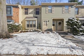 283 Gloucester Court, Aberdeen, NJ 07747