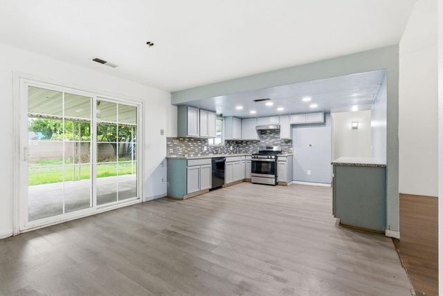 2320 W Kanai Avenue, Porterville, CA 93257