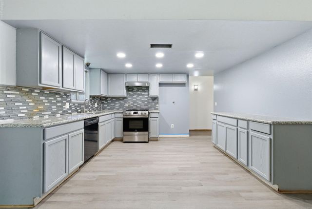 2320 W Kanai Avenue, Porterville, CA 93257