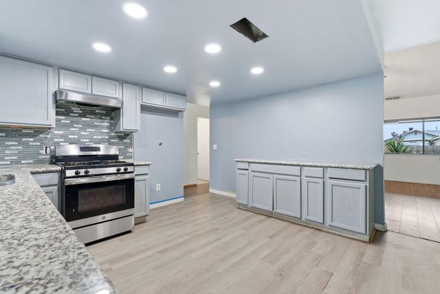 2320 W Kanai Avenue, Porterville, CA 93257