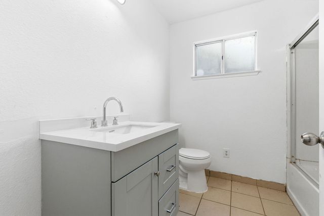 2320 W Kanai Avenue, Porterville, CA 93257