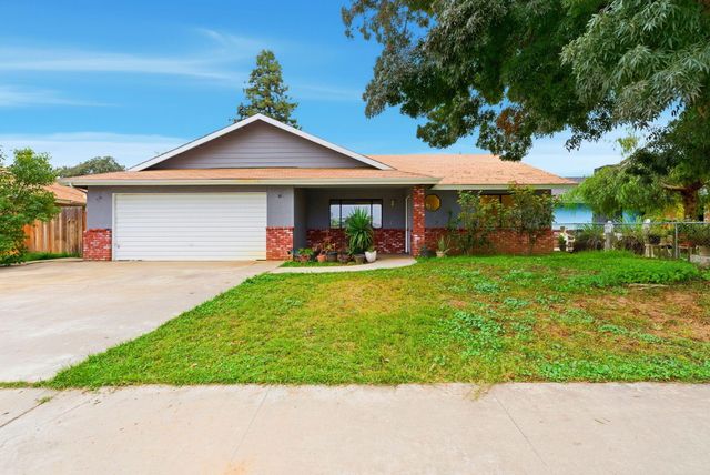 2320 W Kanai Avenue, Porterville, CA 93257