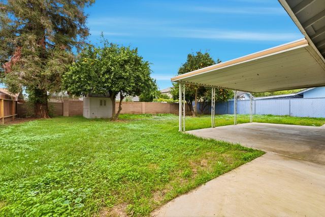 2320 W Kanai Avenue, Porterville, CA 93257