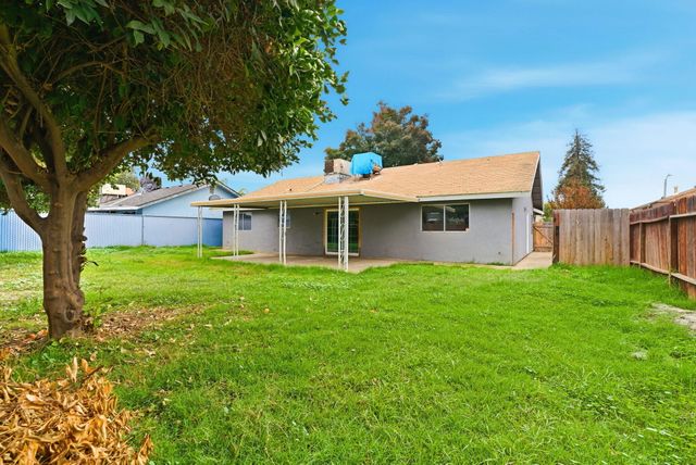 2320 W Kanai Avenue, Porterville, CA 93257