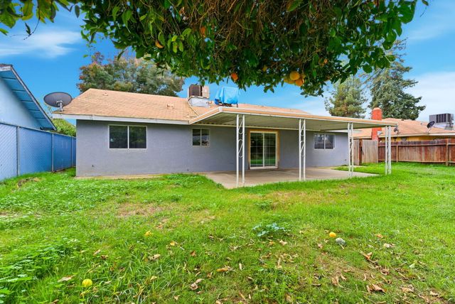 2320 W Kanai Avenue, Porterville, CA 93257
