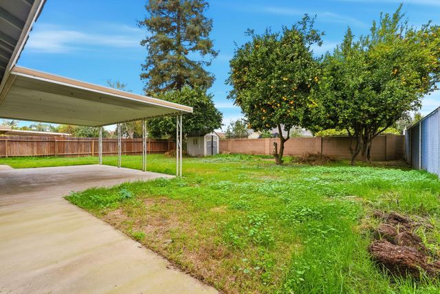 2320 W Kanai Avenue, Porterville, CA 93257