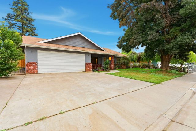 2320 W Kanai Avenue, Porterville, CA 93257