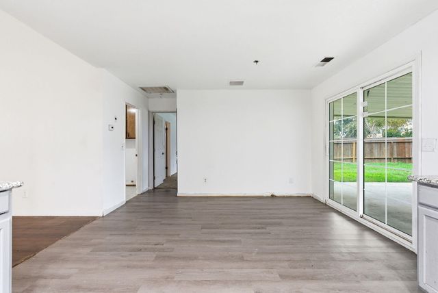 2320 W Kanai Avenue, Porterville, CA 93257