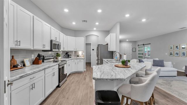 1101 MONTGOMERY LANE, Polk City, FL 33868