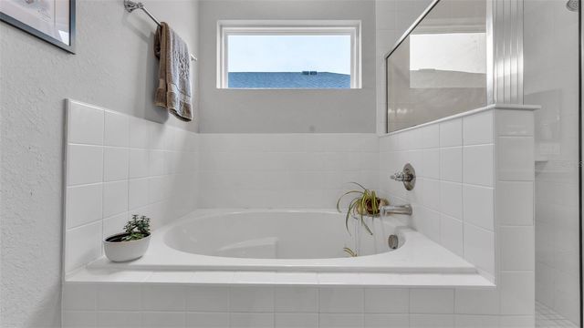 1101 MONTGOMERY LANE, Polk City, FL 33868