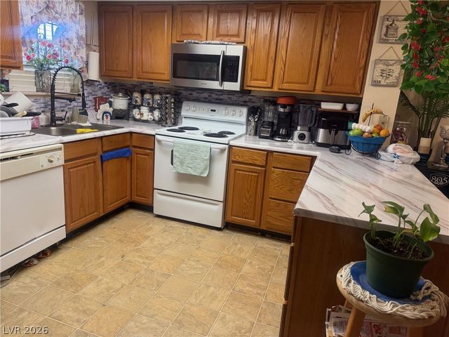 6033 Vegas Drive, Las Vegas, NV 89108