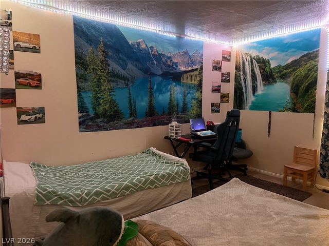 6033 Vegas Drive, Las Vegas, NV 89108