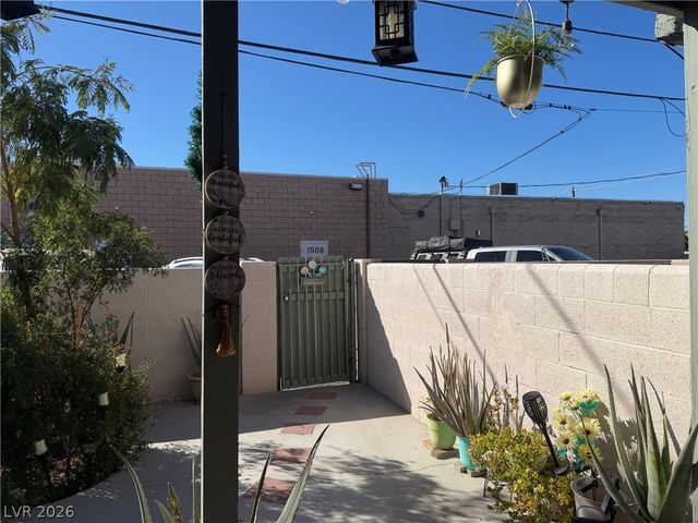 6033 Vegas Drive, Las Vegas, NV 89108