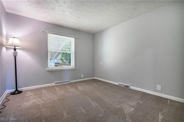 3233 Russ Ranch Street NW, Massillon, OH 44646