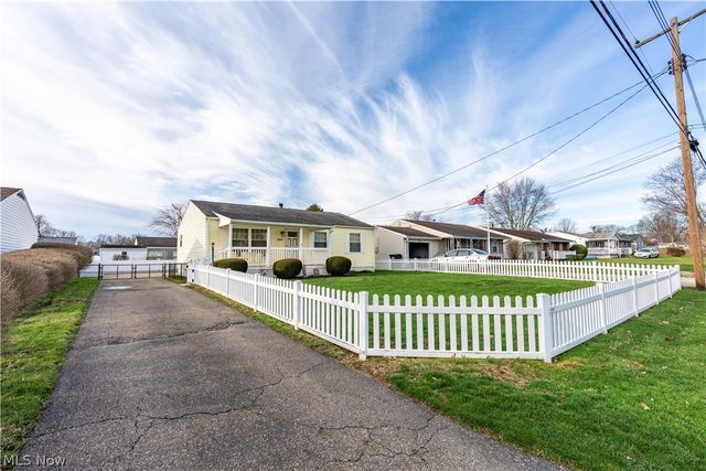 3233 Russ Ranch Street NW, Massillon, OH 44646