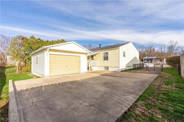 3233 Russ Ranch Street NW, Massillon, OH 44646