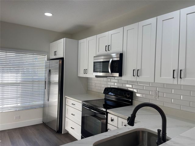 8502 GABLEBEND WAY, Tampa, FL 33647