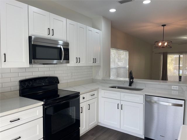 8502 GABLEBEND WAY, Tampa, FL 33647