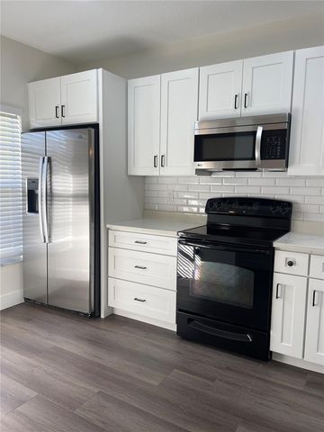 8502 GABLEBEND WAY, Tampa, FL 33647