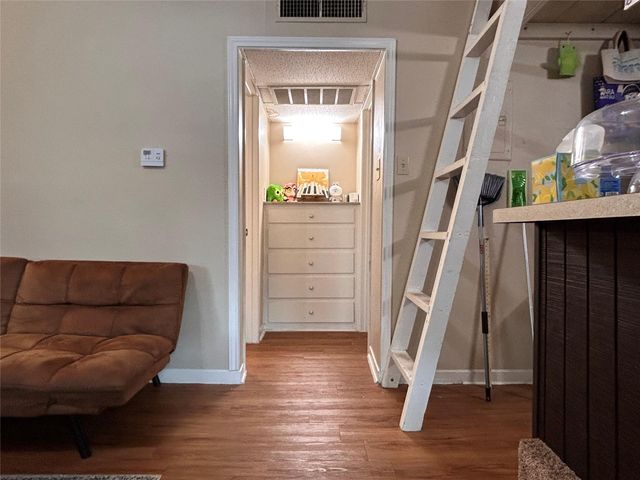 1000 W 26th ST 205, Austin, TX 78705
