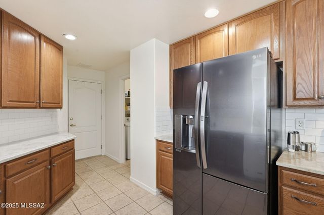 513 W Knotwood Street, Green Valley, AZ 85614