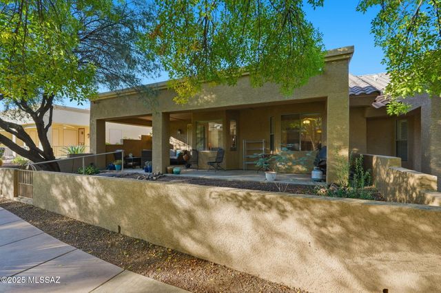 513 W Knotwood Street, Green Valley, AZ 85614