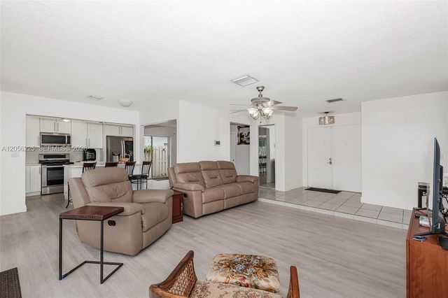 8210 NW 68th Terrace, Tamarac, FL 33321