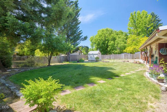 1429 NE Meier Drive, Grants Pass, OR 97526
