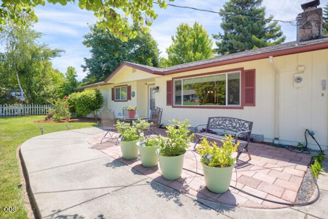 1429 NE Meier Drive, Grants Pass, OR 97526