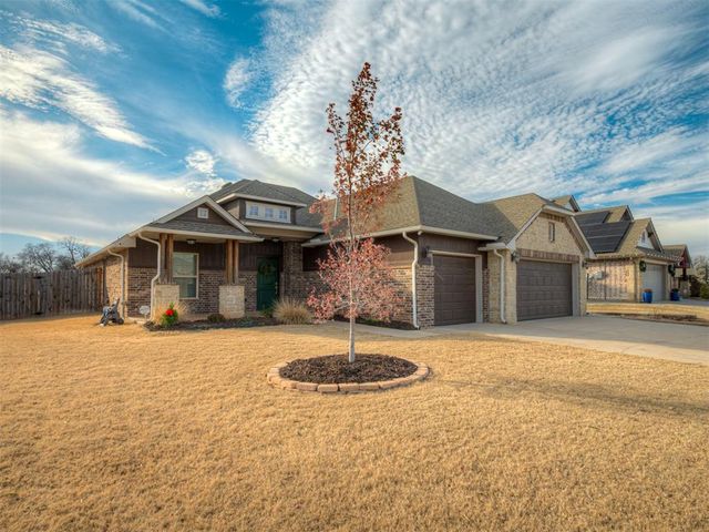2029 Northfork Drive, Moore, OK 73160