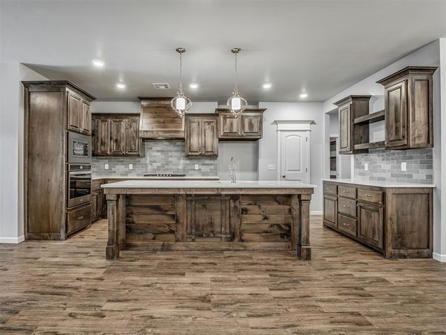 2029 Northfork Drive, Moore, OK 73160