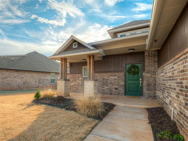 2029 Northfork Drive, Moore, OK 73160