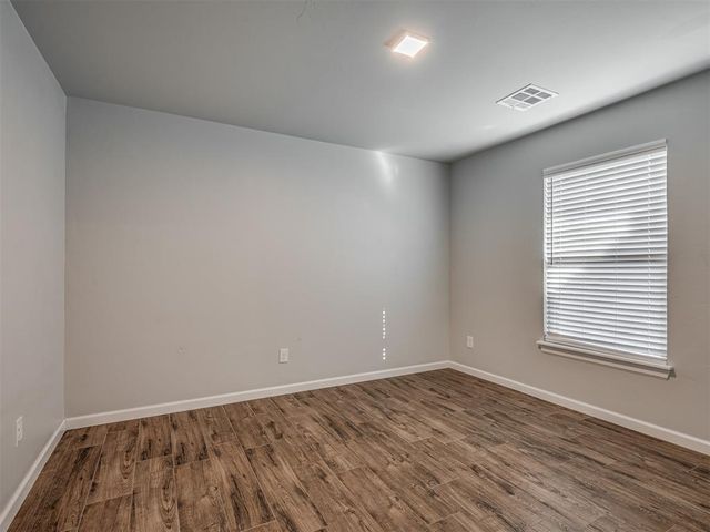 2029 Northfork Drive, Moore, OK 73160