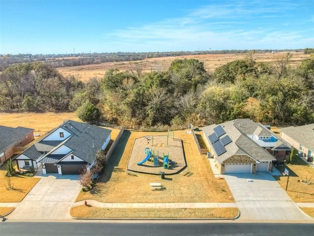 2029 Northfork Drive, Moore, OK 73160