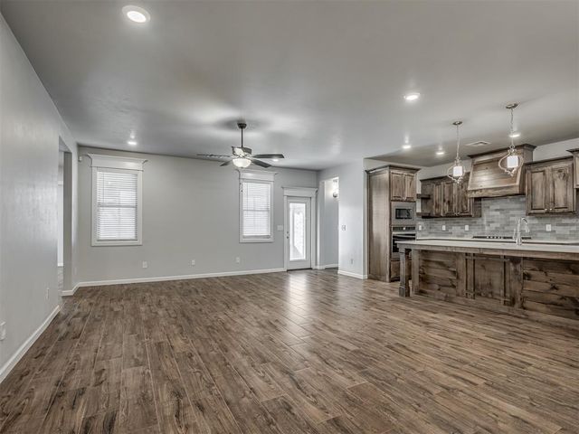 2029 Northfork Drive, Moore, OK 73160