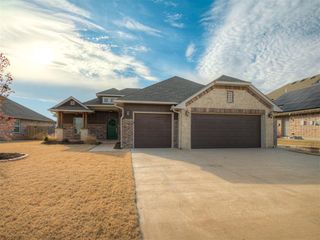 2029 Northfork Drive, Moore, OK 73160