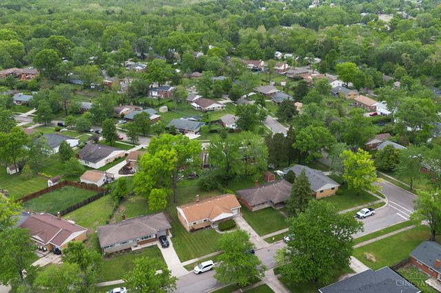 225 Ireland Avenue, Greenhills, OH 45218