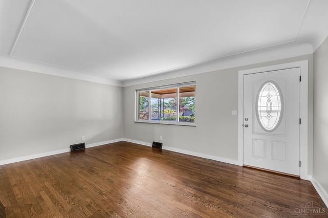 225 Ireland Avenue, Greenhills, OH 45218