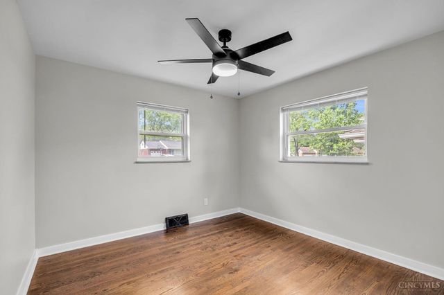 225 Ireland Avenue, Greenhills, OH 45218