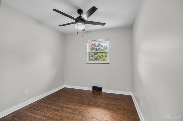 225 Ireland Avenue, Greenhills, OH 45218