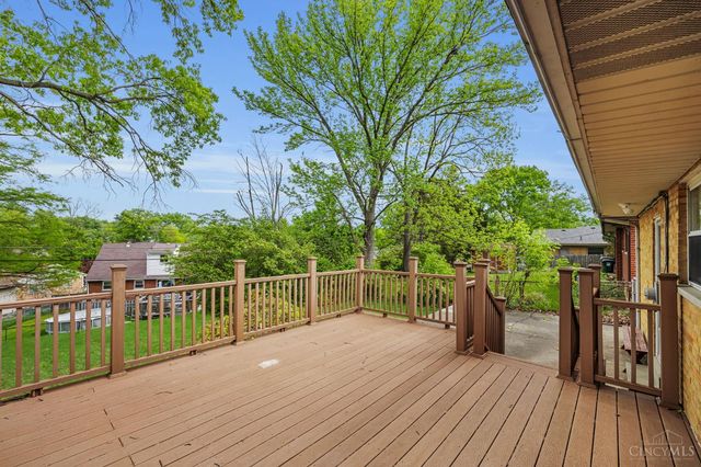 225 Ireland Avenue, Greenhills, OH 45218