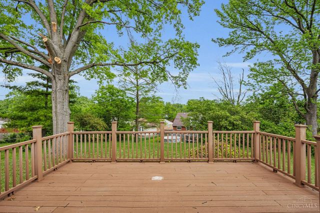 225 Ireland Avenue, Greenhills, OH 45218