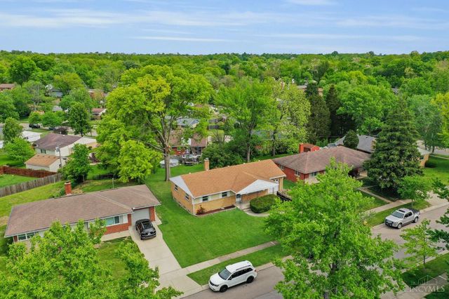 225 Ireland Avenue, Greenhills, OH 45218