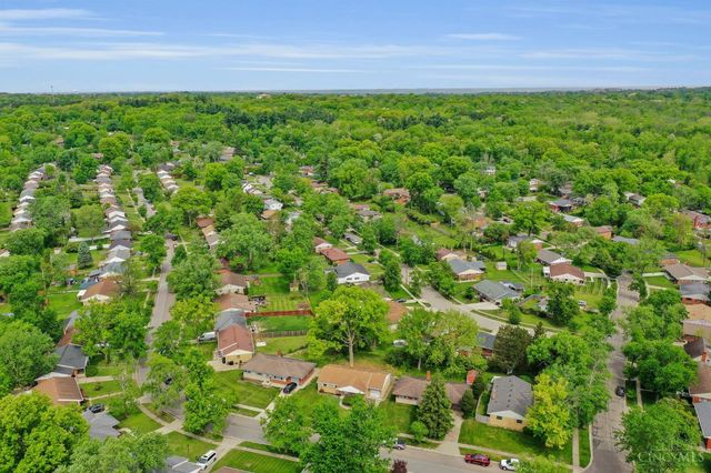 225 Ireland Avenue, Greenhills, OH 45218