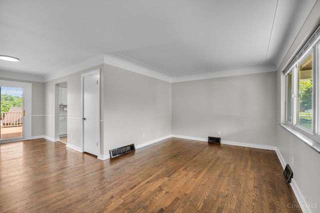 225 Ireland Avenue, Greenhills, OH 45218