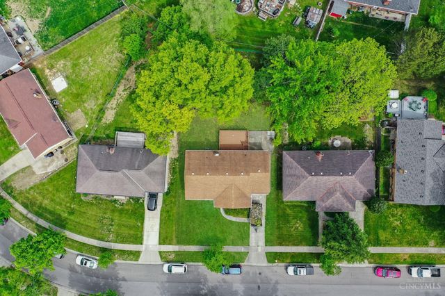 225 Ireland Avenue, Greenhills, OH 45218